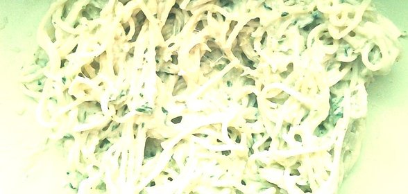 Паста с бешамелем и соусом песто