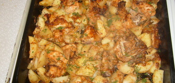 Курочка с картошкой и луком.(запеченные в духовке)