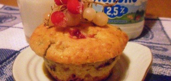 Маффины с кукурузной мукой Смородиновый микс