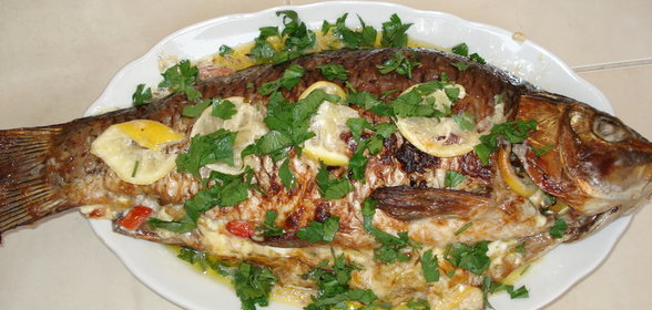 Карп с овощами