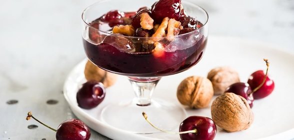 Варенье из черешни с грецким орехом