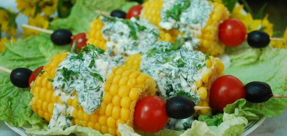 Кукурузные початки с сыром и зеленью