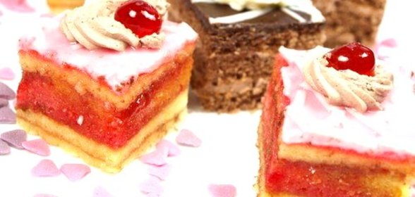 Пирожные с клюквой