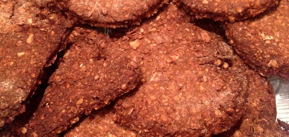 Пряное злаковое печенье с финиками без сахара