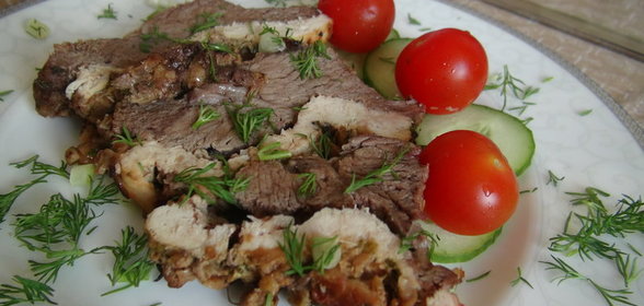 Рулет из говядины с курицей и белыми грибами в соевом соусе