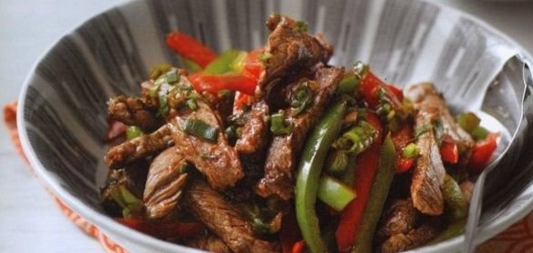 Макароны с соевым гуляшом и белыми грибами