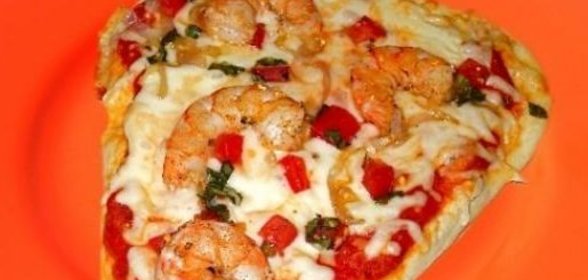 Пицца на кефире с креветками