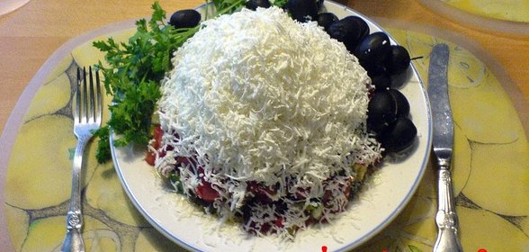 Шопска салата от нашето село (шопска салата из нашего села)