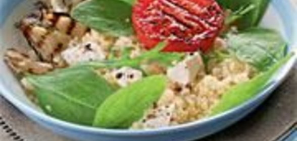 Кускус с моццареллой и томатами