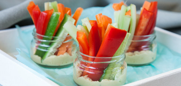 Овощные палочки с хумусом