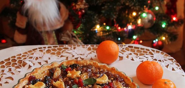 Рождественский пирог с орехами, сухофруктами, мандаринами и алкогольными нотками
