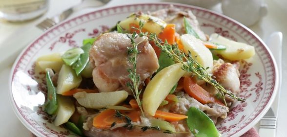 Кролик, запеченный с овощами