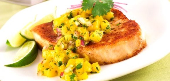 Сальса из манго и красного лука