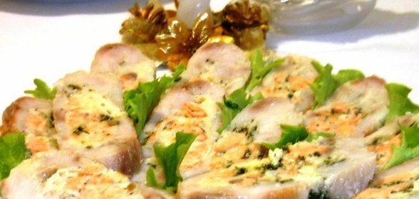 Рыбный рулет с начинкой