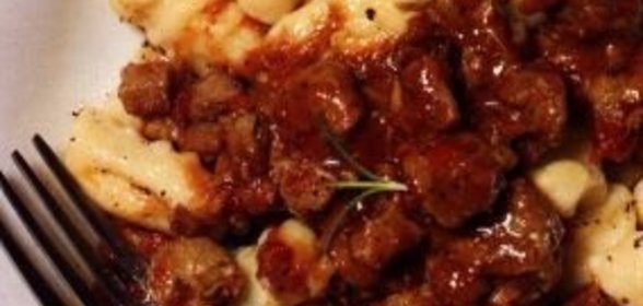Картофельные ньокки с мясным соусом