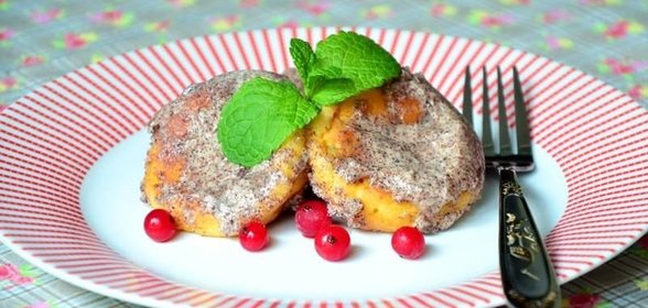 Сырники в духовке под сметанным соусом