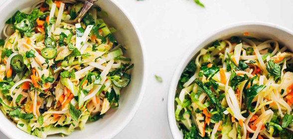 Вьетнамский салат с курицей