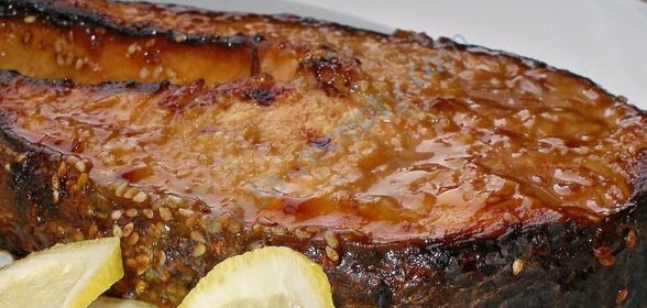 Семга в кунжуте с медом