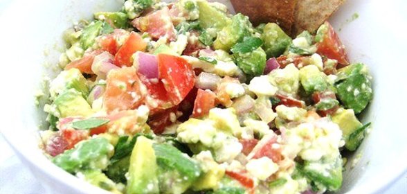 Сальса с авокадо и сыром фета
