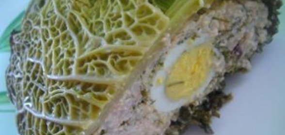 Рулет из семги с яйцом