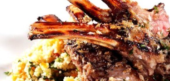 Ароматная баранина с табуле из граната, феты и мяты