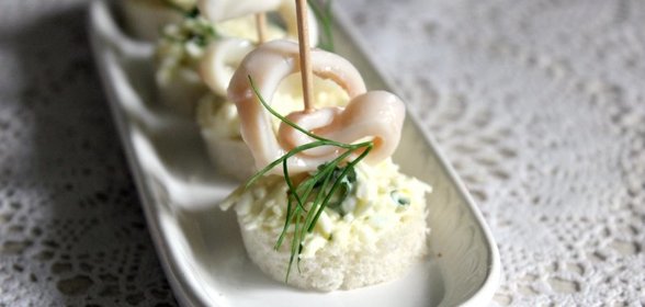 Канапе с кальмаром