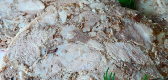 Мясная закуска (ветчина) с куриными потрошками