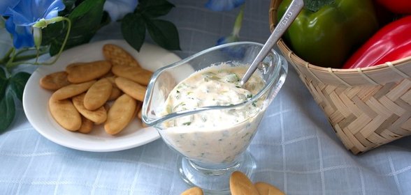 Кефирный соус с зеленью