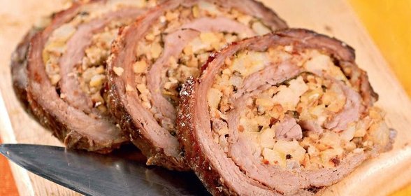 Рулет из говядины с яблоками