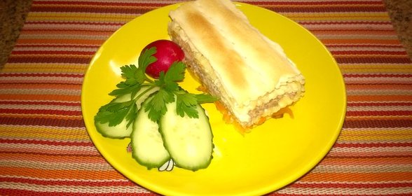 Слоеный торт с рыбой