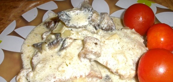 Телятина с грибами в сметане
