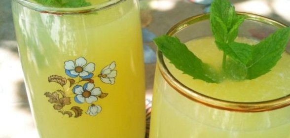 Омлет с соусом из сметаны