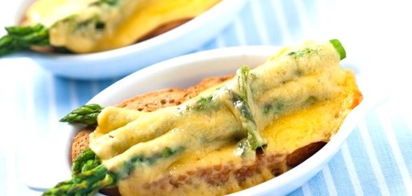 Спаржа с сыром