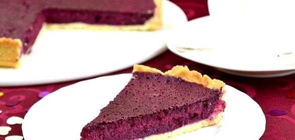 Пирог со смородиновым вареньем