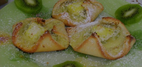 Творожное пирожное (печенье) с маскарпоне и фруктами