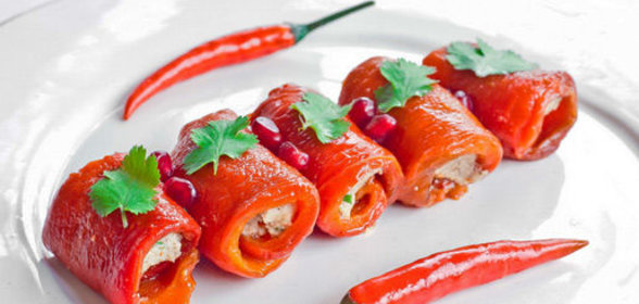 Рулетики из перцев с ореховой начинкой