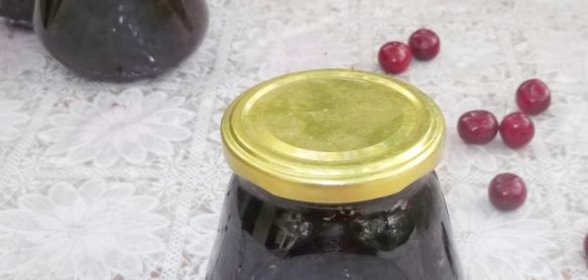 Горошек замороженный, тушенный с луком