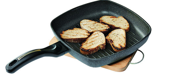 Бутерброд с печенкой и яблоками