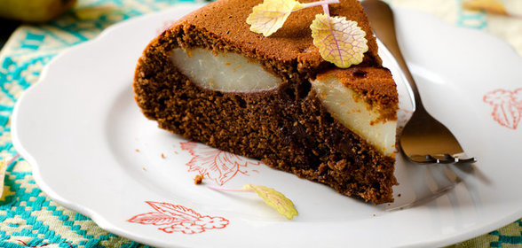 Шоколадная шарлотка с грушей