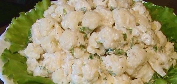 Салат из цветной капусты с сыром и чесноком
