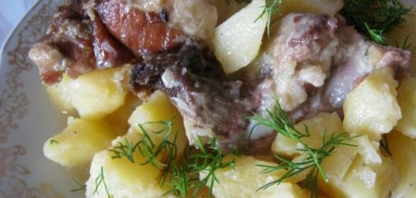 Шарлотка «клубничные меренги»