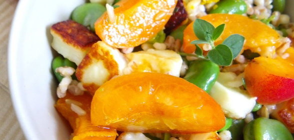 Салат с тофу, бобами и абрикосами