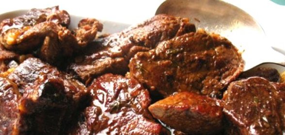 Говядина в вине в мультиварке