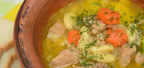 Тушеный гуляш с овощами