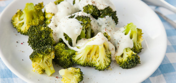 Кекс с яблоками и орехами