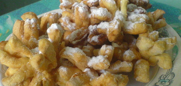 Магрибский пирог с миндалем и грушами