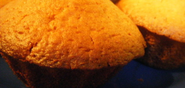 Очень быстрые маффины со сгущёнкой и бананом