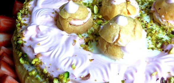 Легкий торт на заварном тесте со сливками и шоколадным кремом