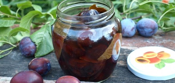 Сладкие маринованные сливы