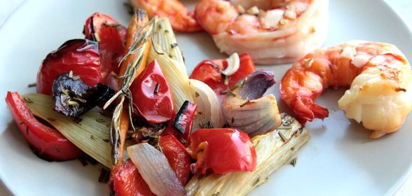 Креветки с запеченными овощами